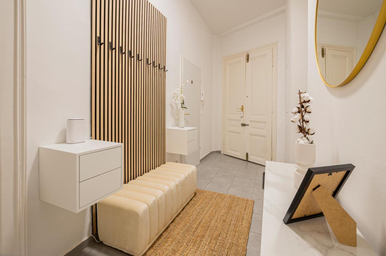 Charming Apt Perfect For 4-6 Tram, Self-Checkin فيينا المظهر الخارجي الصورة