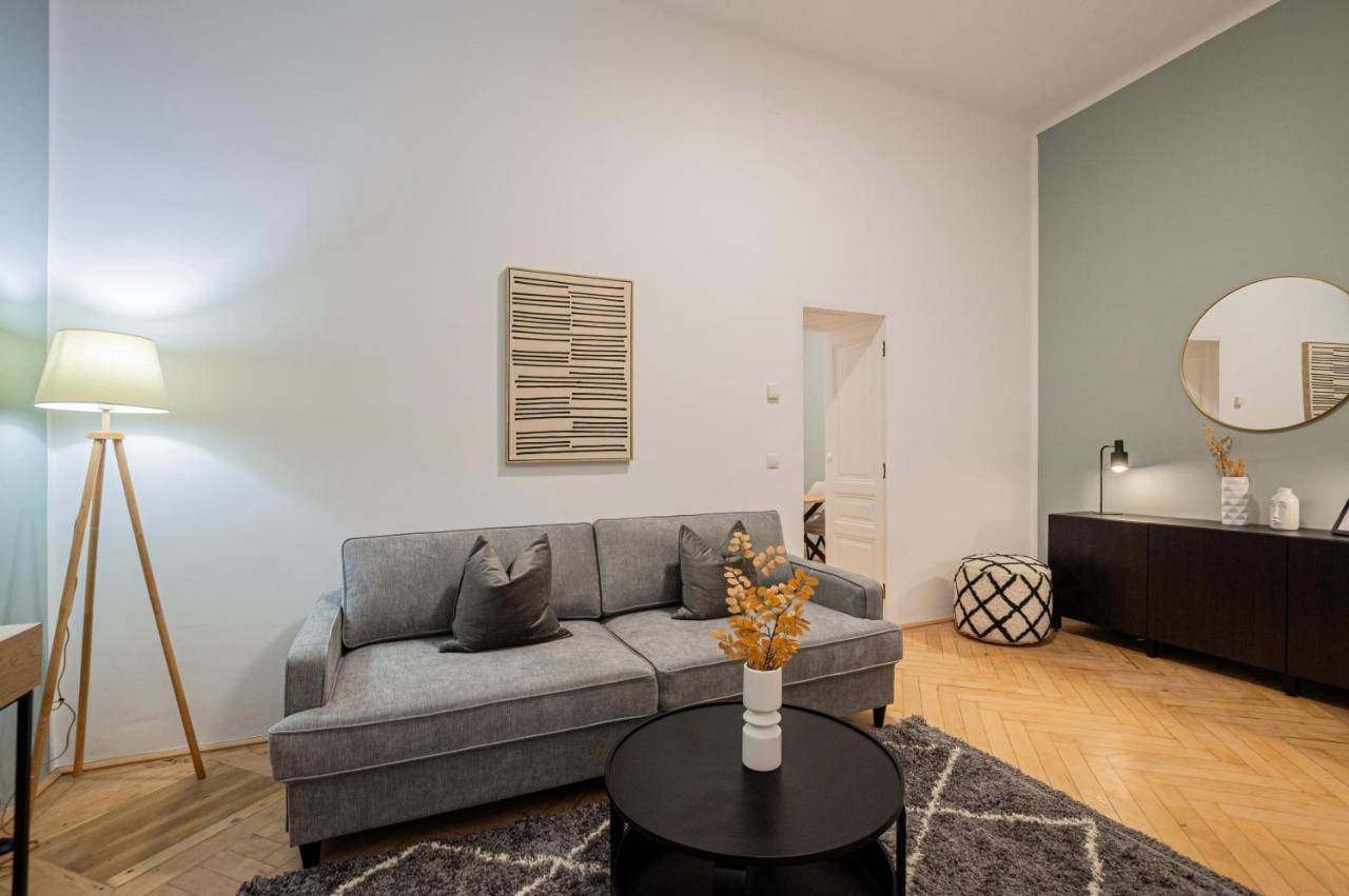 Charming Apt Perfect For 4-6 Tram, Self-Checkin فيينا المظهر الخارجي الصورة