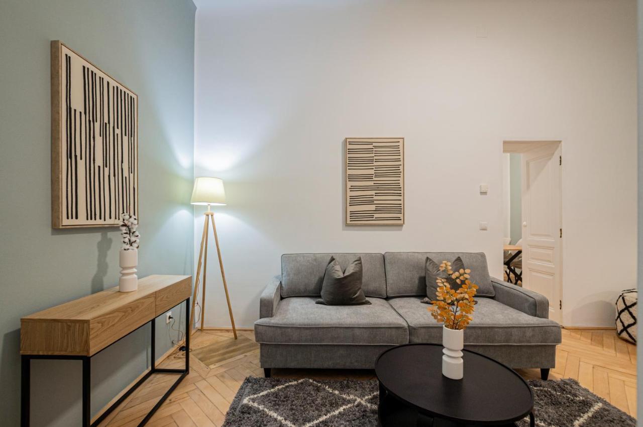Charming Apt Perfect For 4-6 Tram, Self-Checkin فيينا المظهر الخارجي الصورة