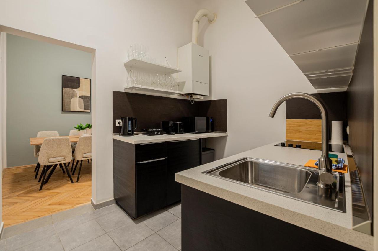 Charming Apt Perfect For 4-6 Tram, Self-Checkin فيينا المظهر الخارجي الصورة