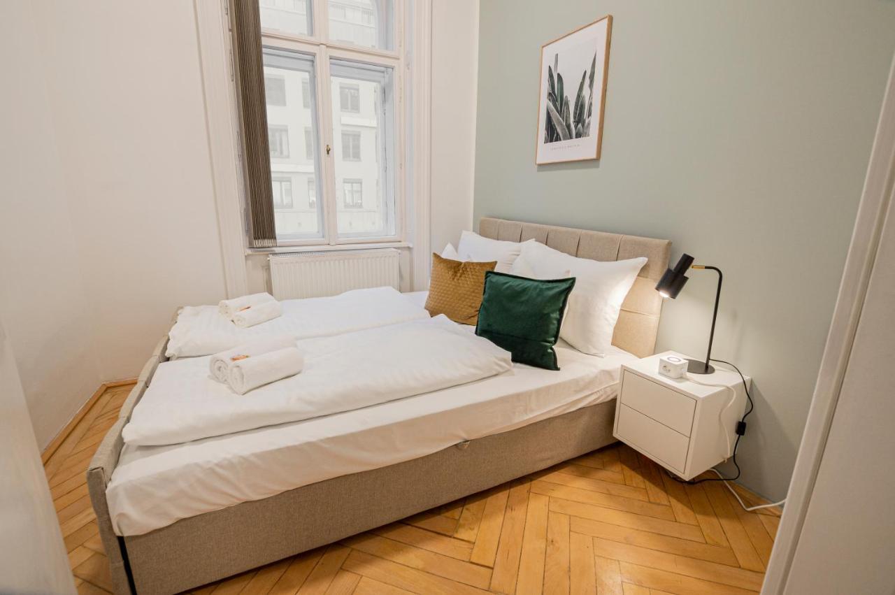 Charming Apt Perfect For 4-6 Tram, Self-Checkin فيينا المظهر الخارجي الصورة