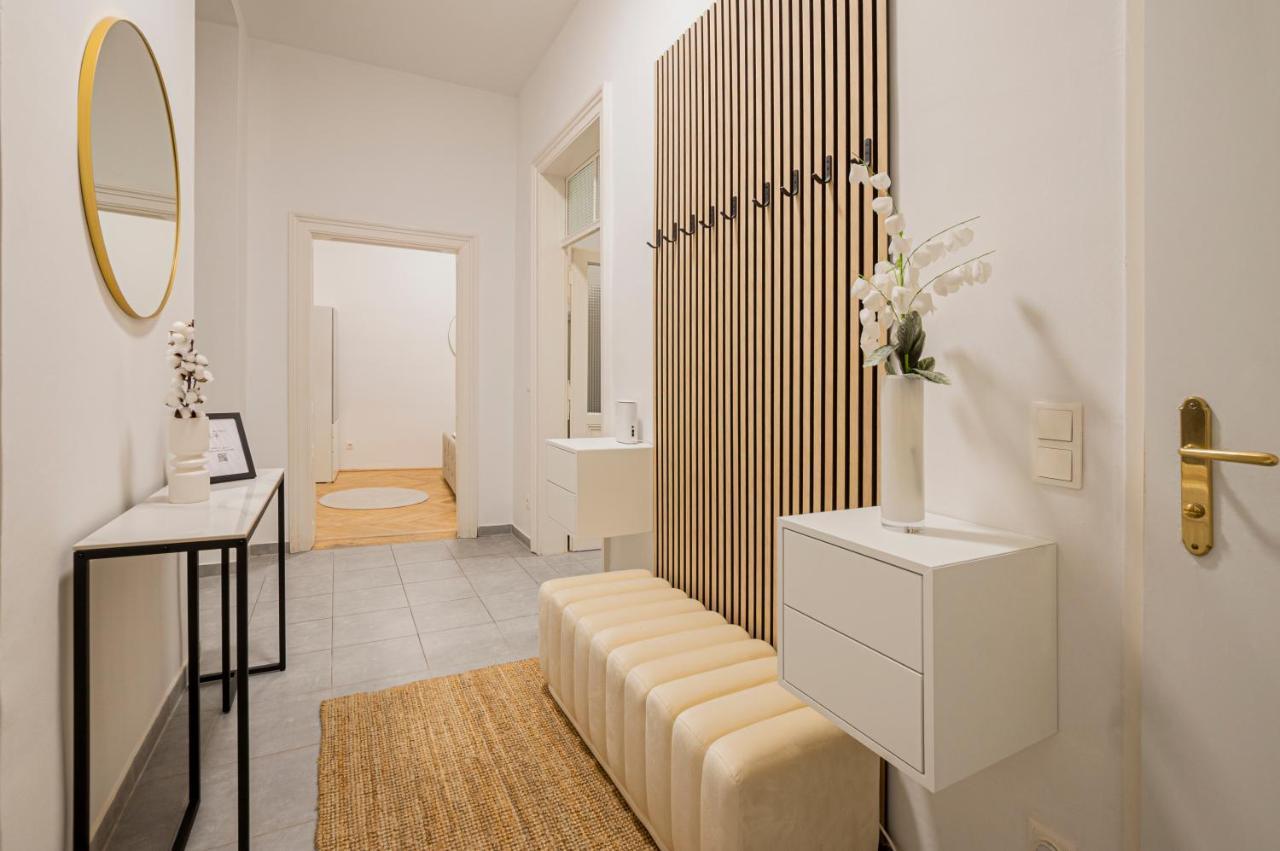 Charming Apt Perfect For 4-6 Tram, Self-Checkin فيينا المظهر الخارجي الصورة